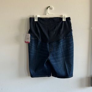 Isabel maternity shorts